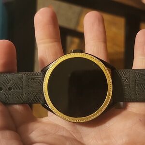 Micheal khors bluetooth gen 5 smart watch